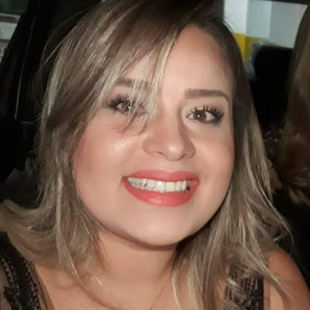 Meet your Posher, Débora